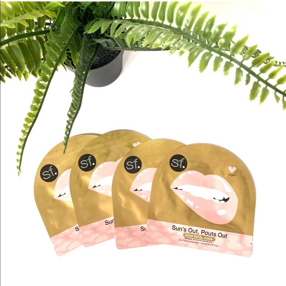 Sun’s out, Pouts out 4pcs Gold foil Lip masks